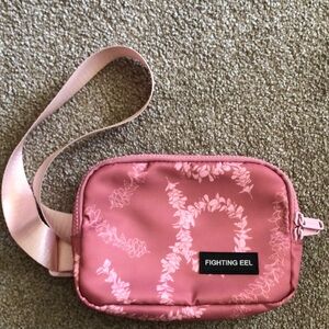 Fighting Eel Side Pouch